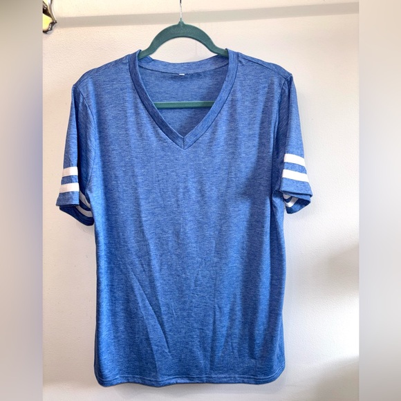 Set of 3: V-Neck Tee with White Sleeve Stripes - Picture 3 of 3